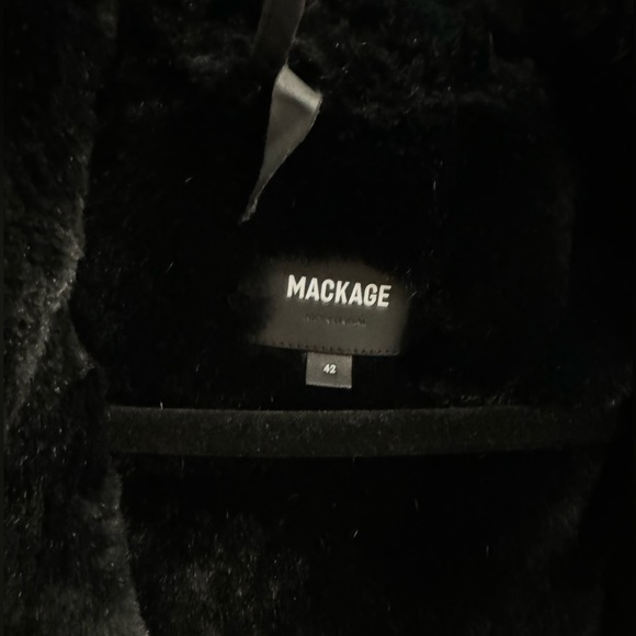 COPY - Mackage jacket in a really good condition - Picture 3 of 4